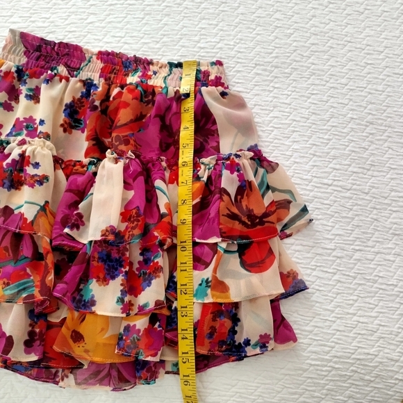 Misa Ruffle Mini Skirt Pink Cream Tiered Smocked Waist Floral Boho Sz Xs - Picture 6 of 6